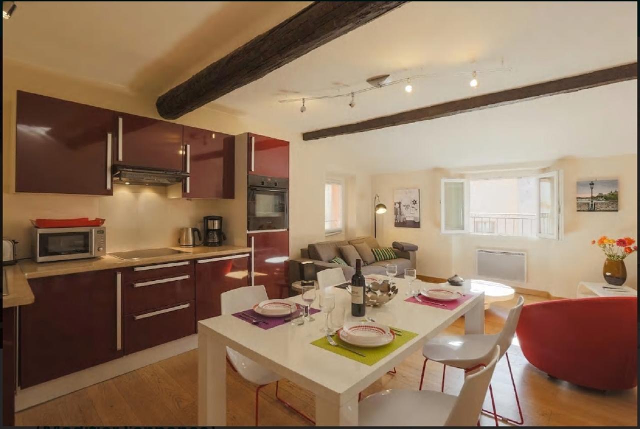 Renting - Colonna - Place In Old Town Appartement