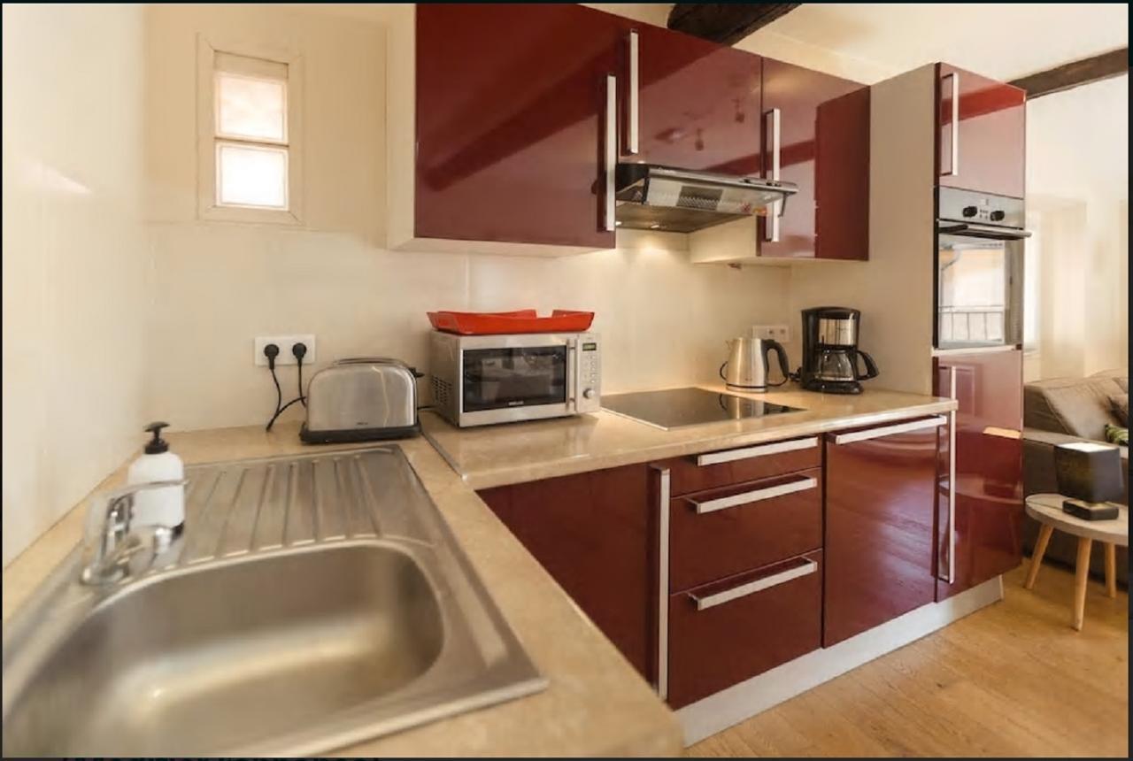 Appartement Renting - Colonna - Place In Old Town *